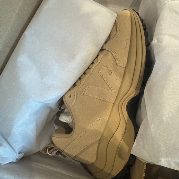 New in box VEJA VENTURI FULL SUEDE TRAIL SHOES Sz 38 - Picture 8 of 9